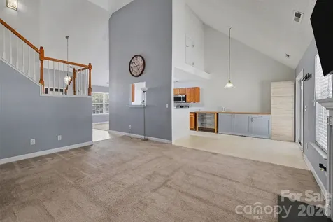 9229 Simonton Drive Charlotte NC 28269