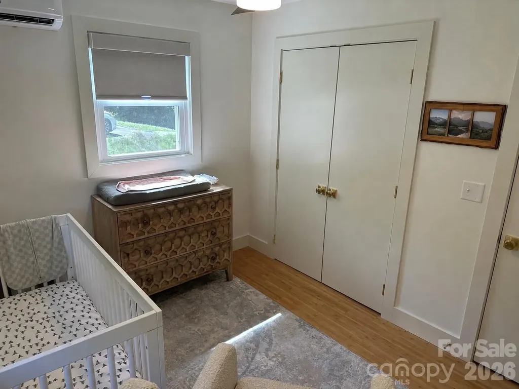 10 Oakwood Drive Weaverville NC 28787