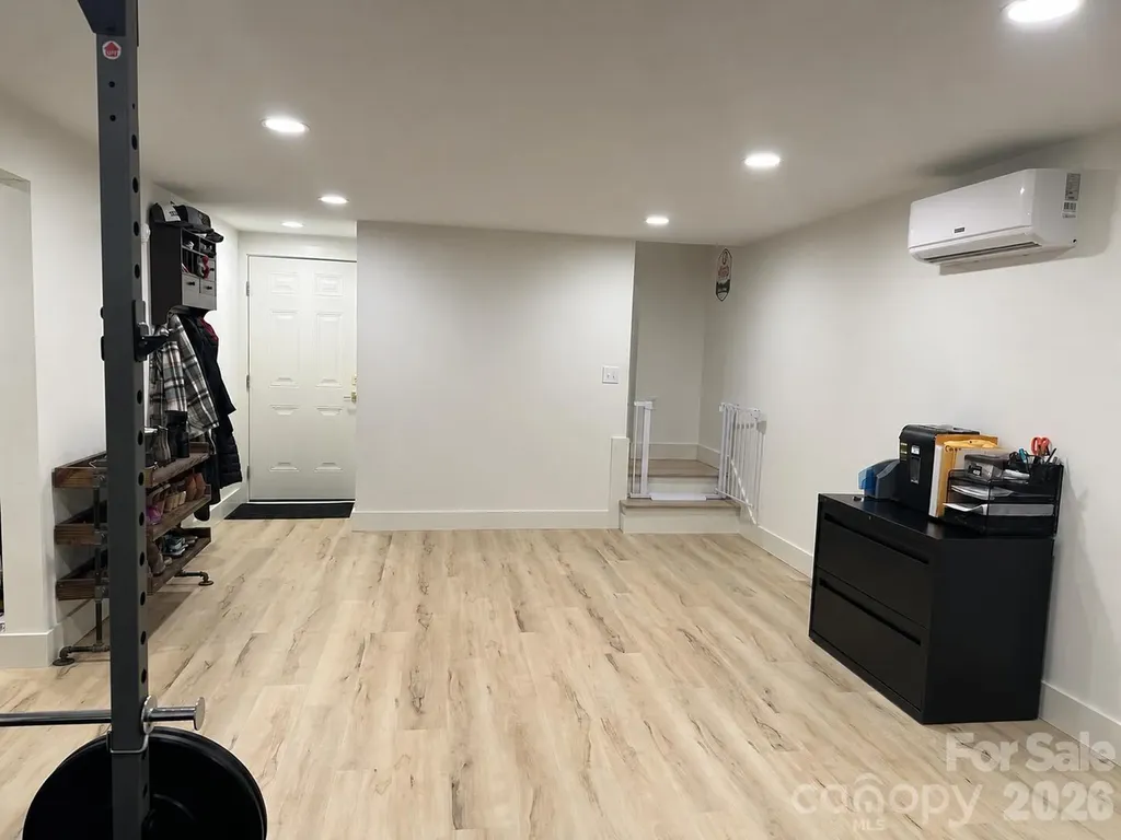 10 Oakwood Drive Weaverville NC 28787