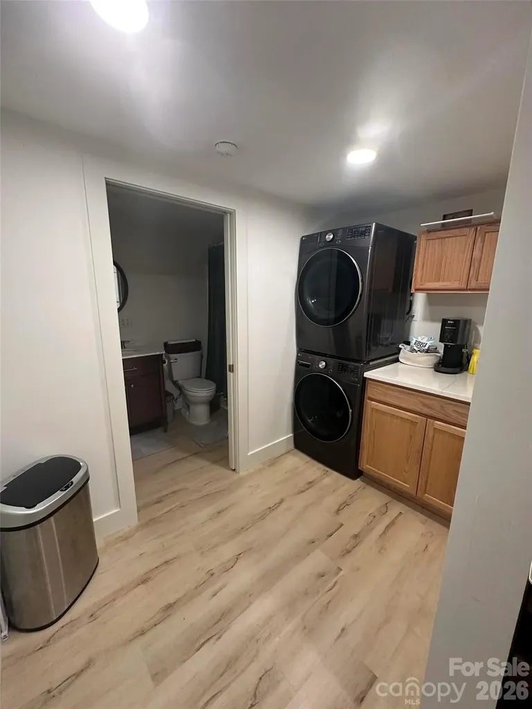 10 Oakwood Drive Weaverville NC 28787