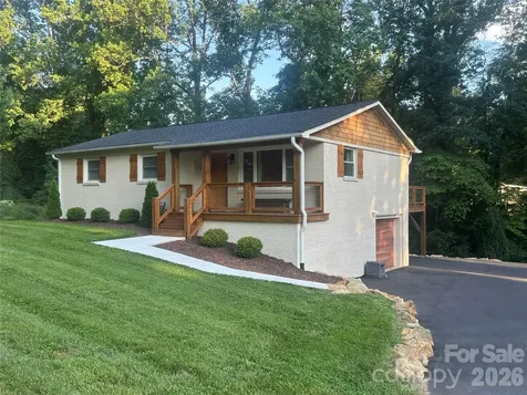 10 Oakwood Drive Weaverville NC 28787