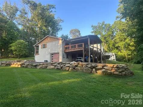 10 Oakwood Drive Weaverville NC 28787