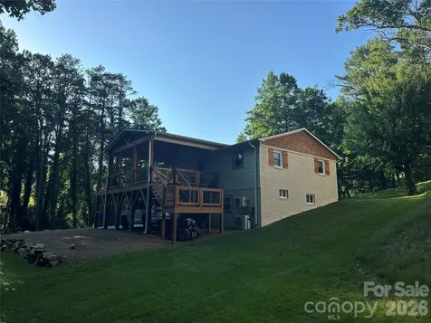 10 Oakwood Drive Weaverville NC 28787