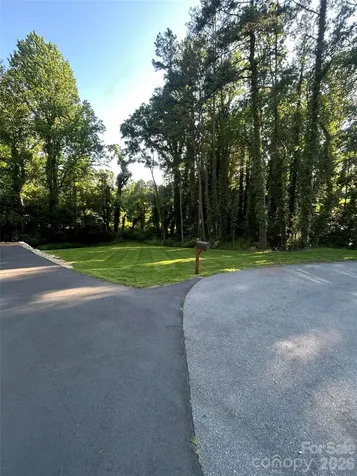 10 Oakwood Drive Weaverville NC 28787