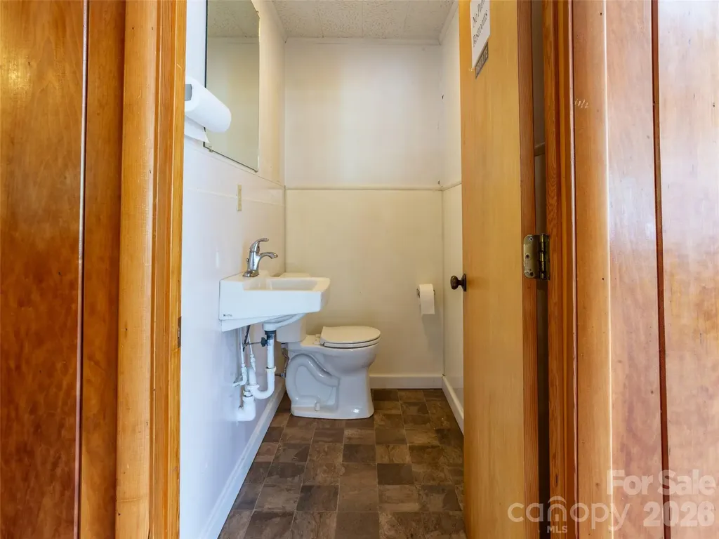381-395 Crimson Laurel Way Bakersville NC 28705