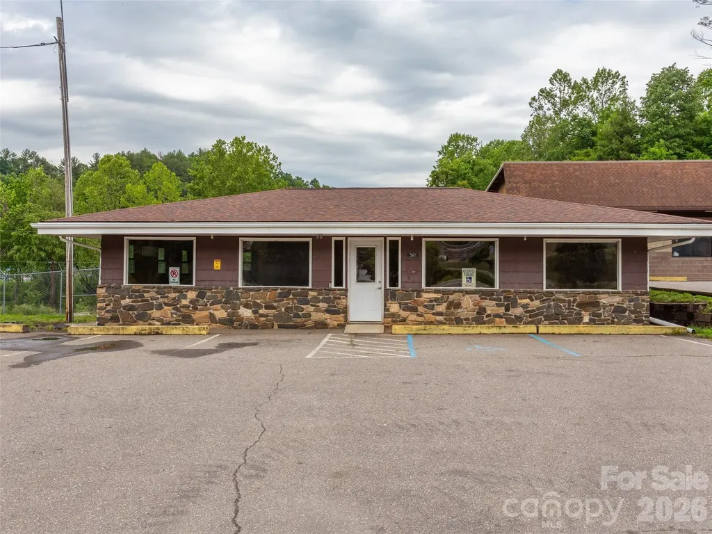 381-395 Crimson Laurel Way Bakersville NC 28705
