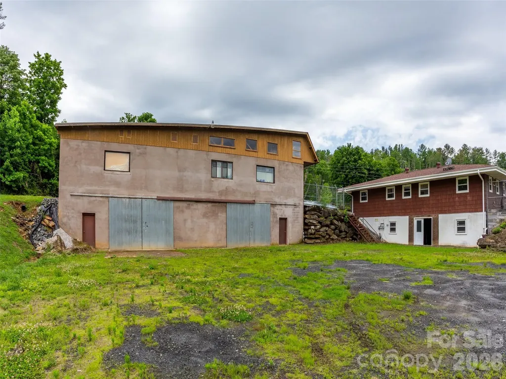 381-395 Crimson Laurel Way Bakersville NC 28705