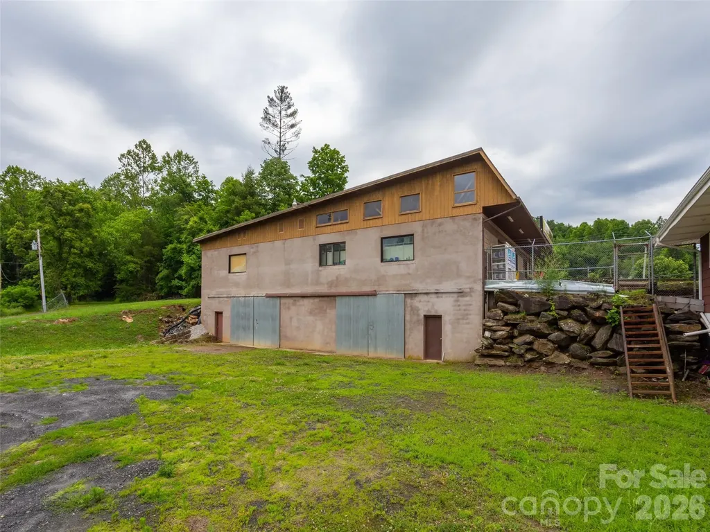 381-395 Crimson Laurel Way Bakersville NC 28705