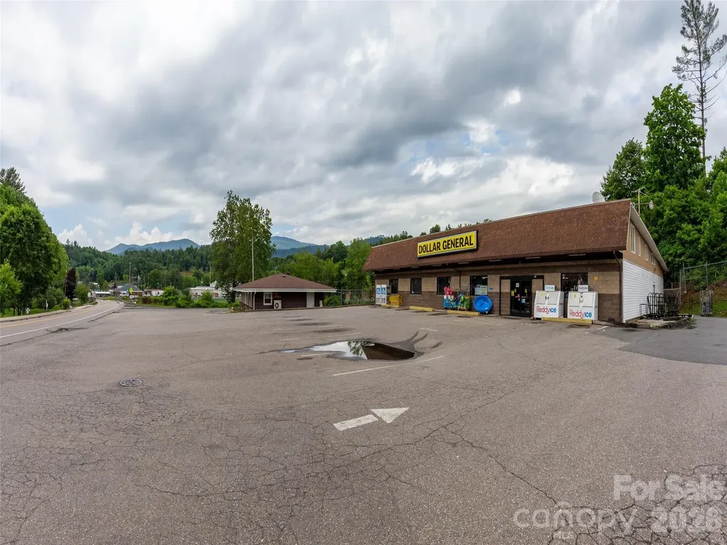 381-395 Crimson Laurel Way Bakersville NC 28705