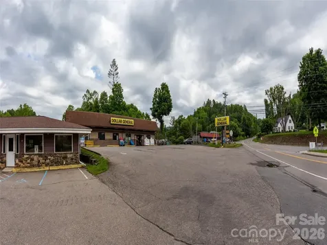 381-395 Crimson Laurel Way Bakersville NC 28705