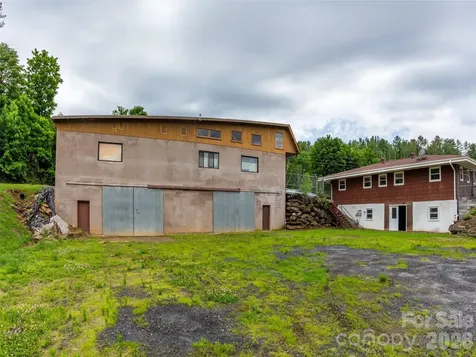 381-395 Crimson Laurel Way Bakersville NC 28705
