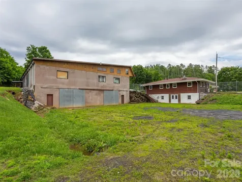 381-395 Crimson Laurel Way Bakersville NC 28705