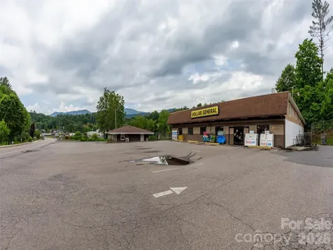 381-395 Crimson Laurel Way Bakersville NC 28705