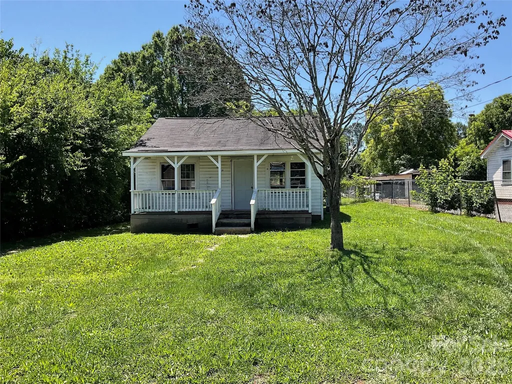 1024 Catawba Street Lincolnton NC 28092