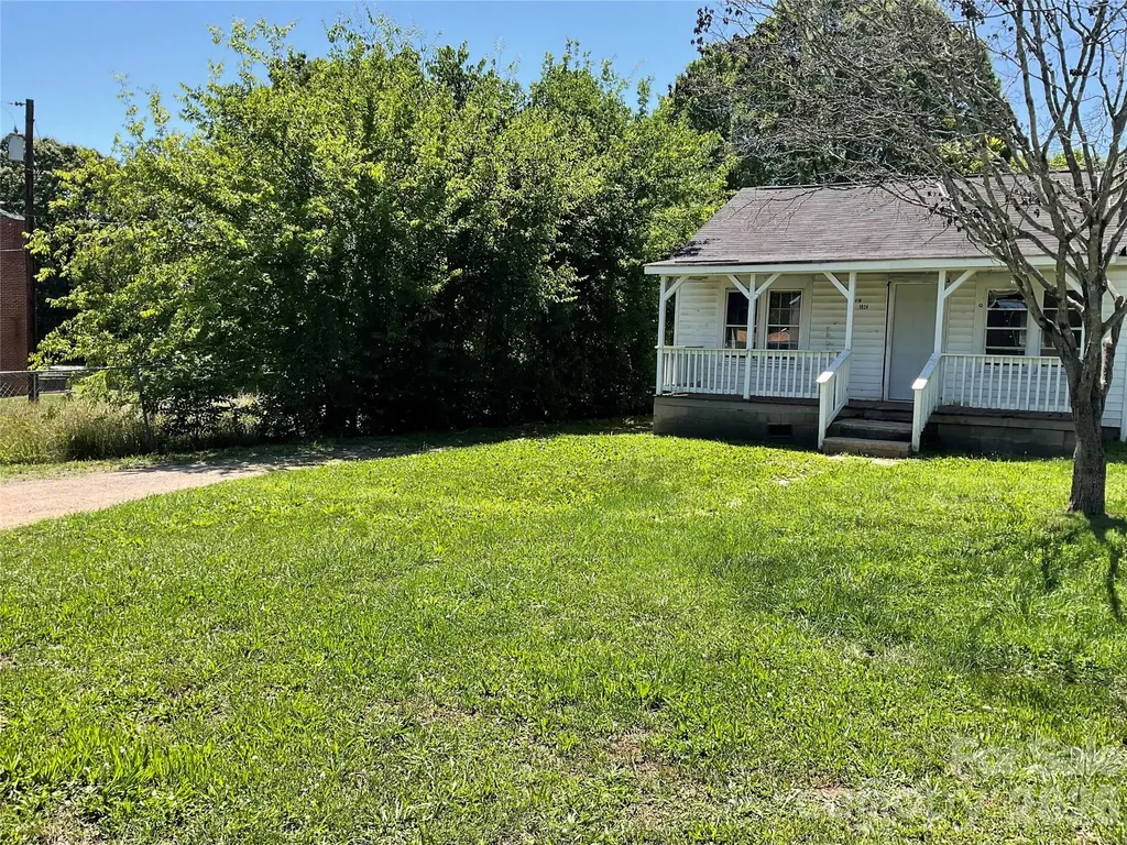 1024 Catawba Street Lincolnton NC 28092