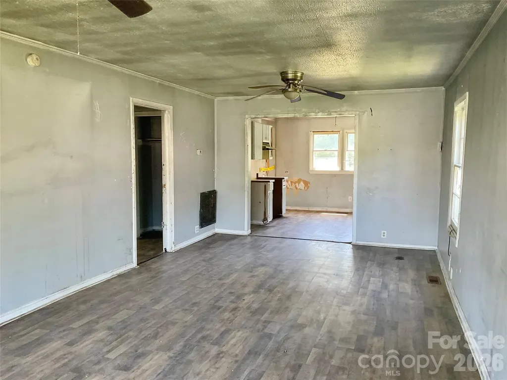 1024 Catawba Street Lincolnton NC 28092
