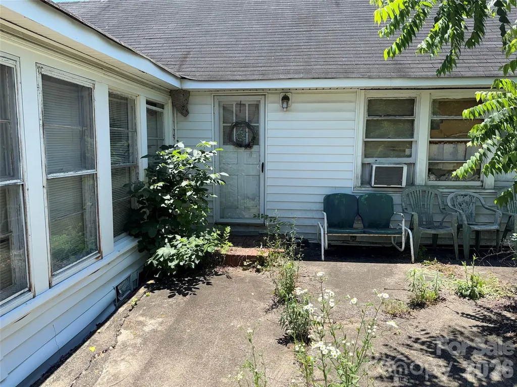 962 Greensboro Street Extension Lexington NC 27295