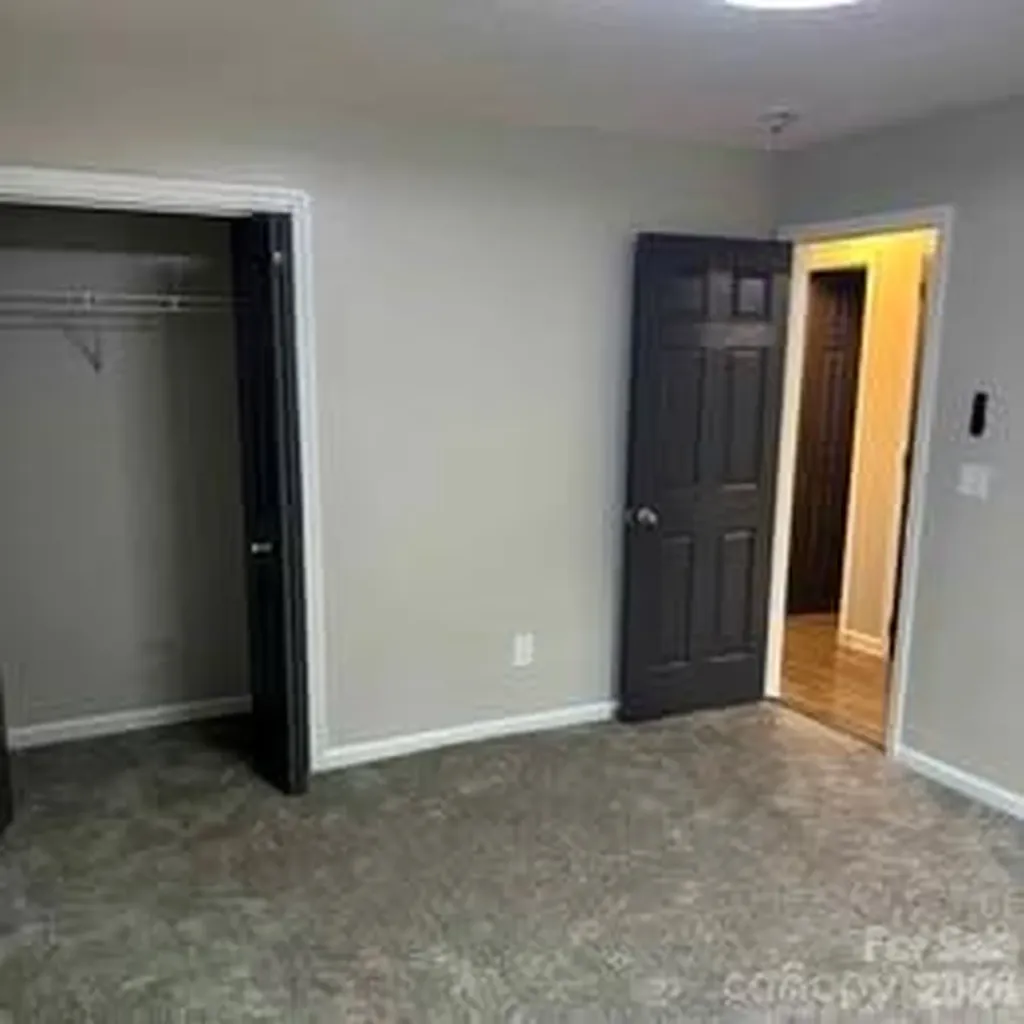 2515 Lasalle Street Charlotte NC 28216