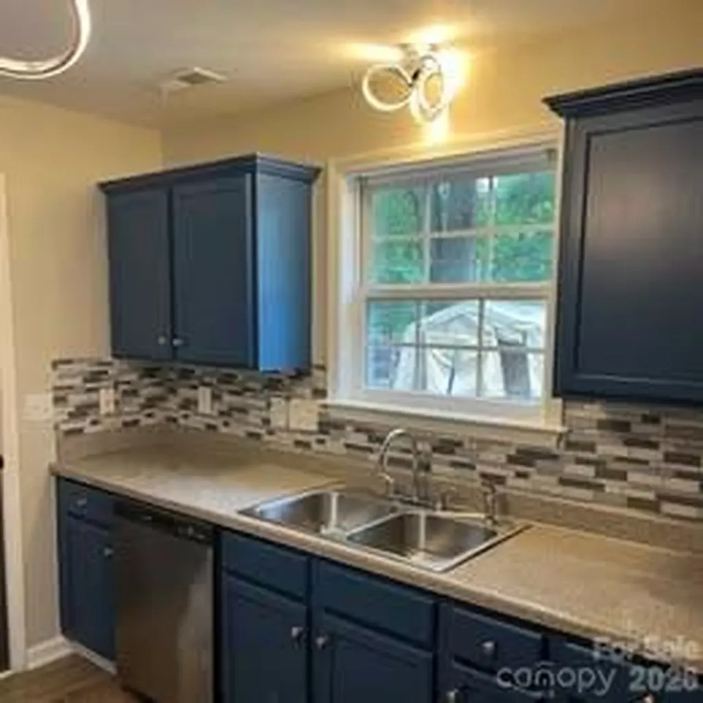 2515 Lasalle Street Charlotte NC 28216
