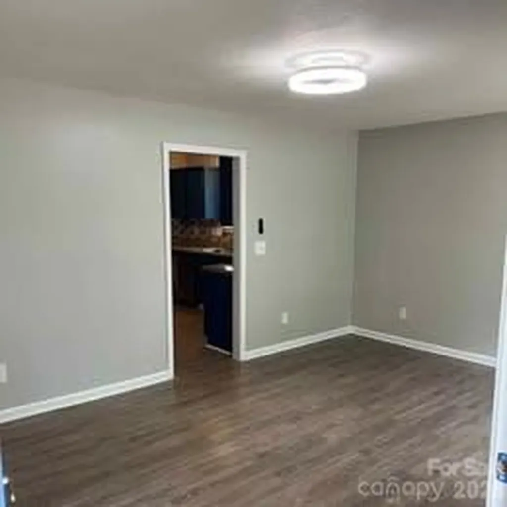 2515 Lasalle Street Charlotte NC 28216