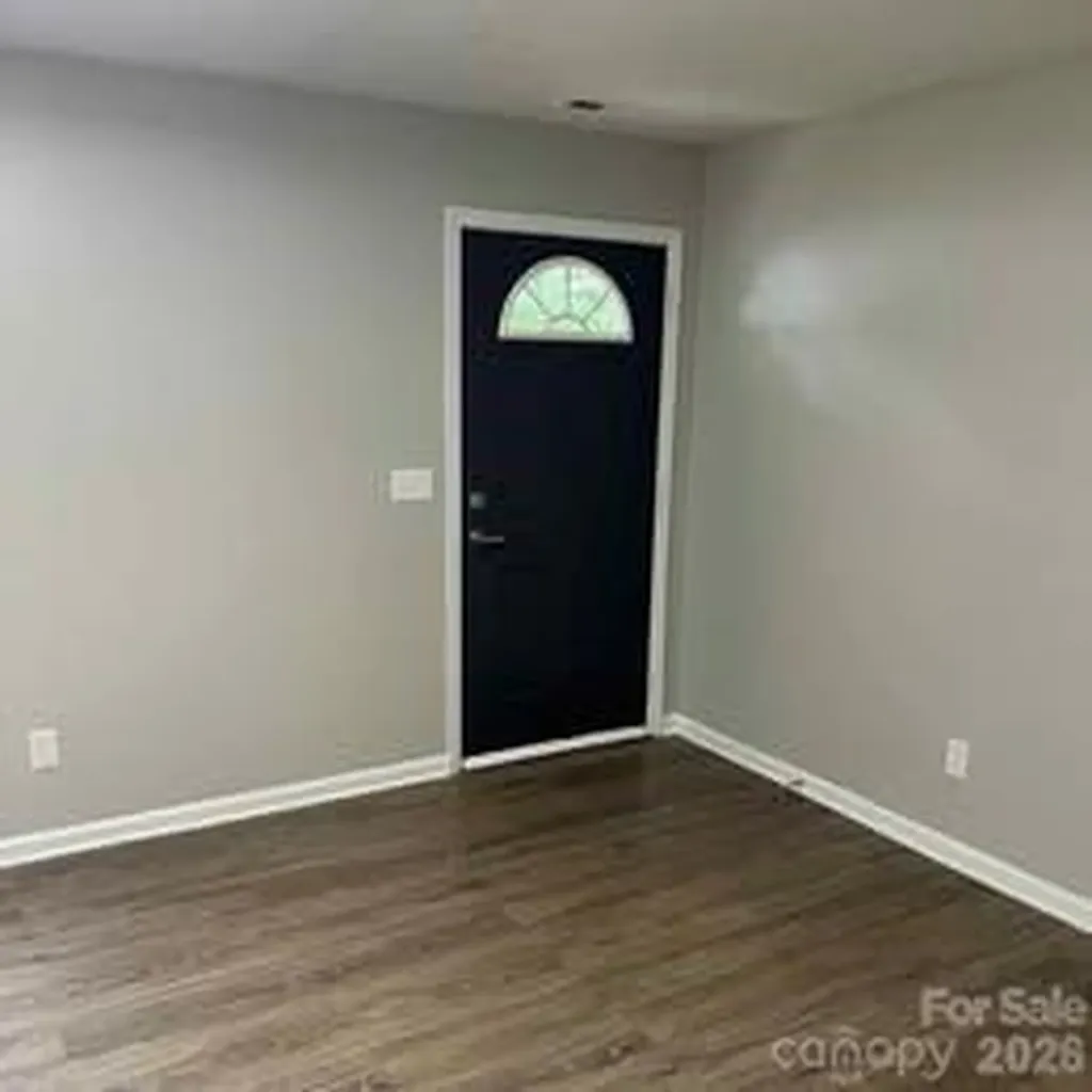 2515 Lasalle Street Charlotte NC 28216