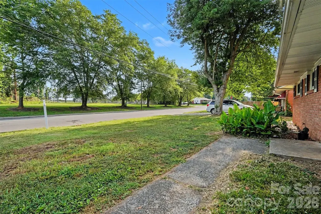 2515 Lasalle Street Charlotte NC 28216