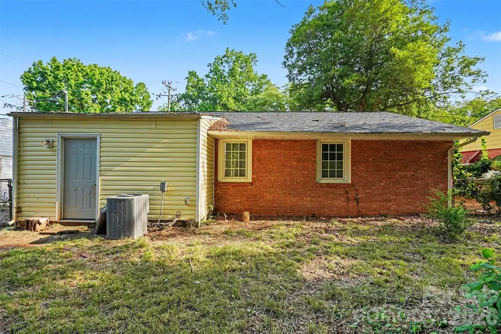 2515 Lasalle Street Charlotte NC 28216