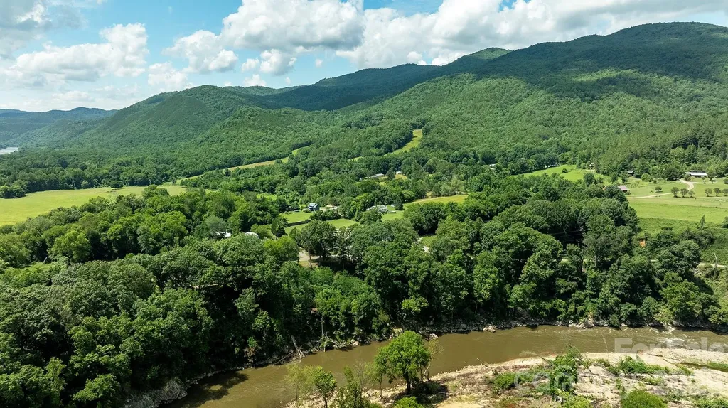 765 River Road Hot Springs NC 28743