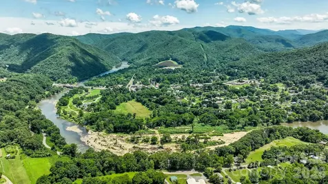 765 River Road Hot Springs NC 28743