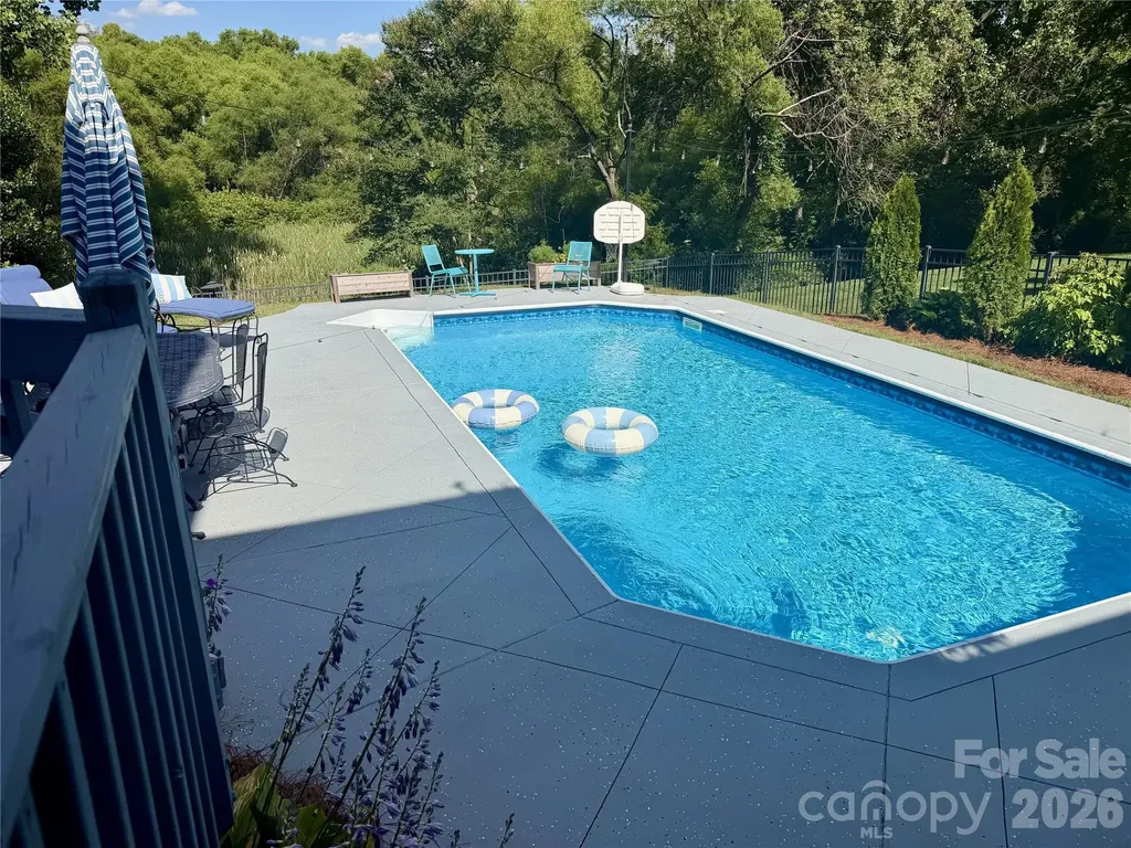 10203 Rougemont Lane Charlotte NC 28277