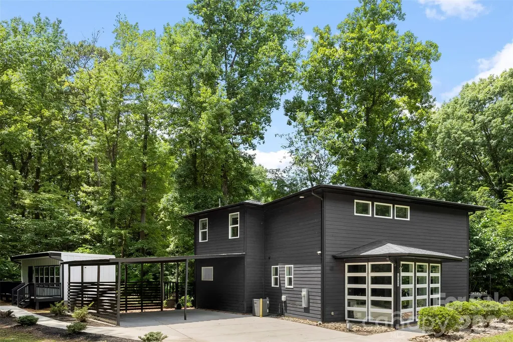 7117 W Sugar Creek Road Charlotte NC 28269