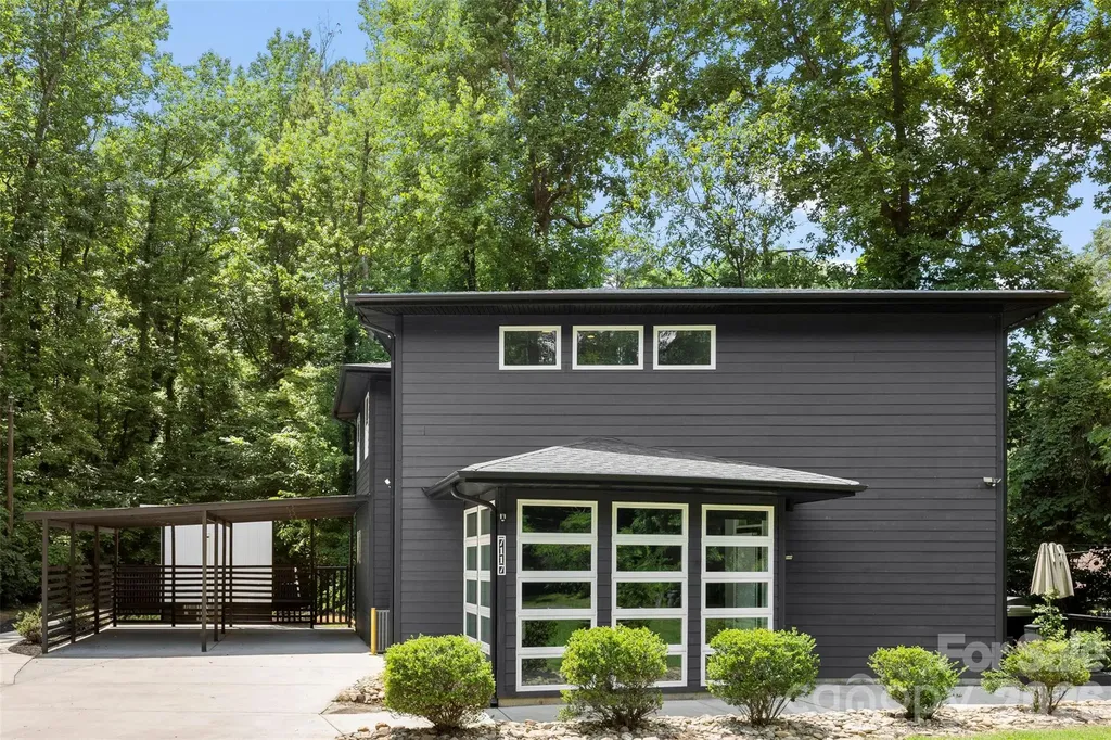 7117 W Sugar Creek Road Charlotte NC 28269