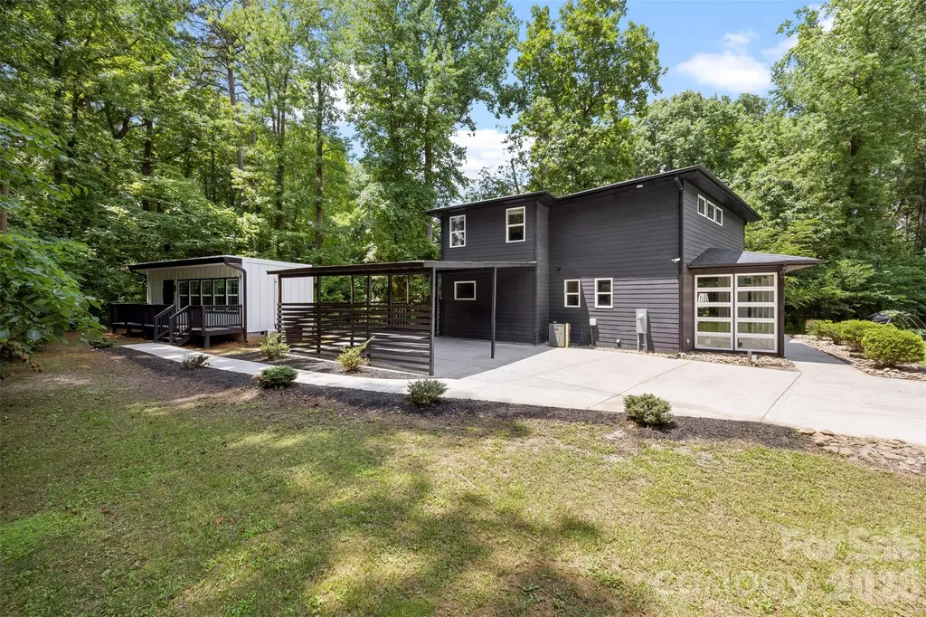 7117 W Sugar Creek Road Charlotte NC 28269