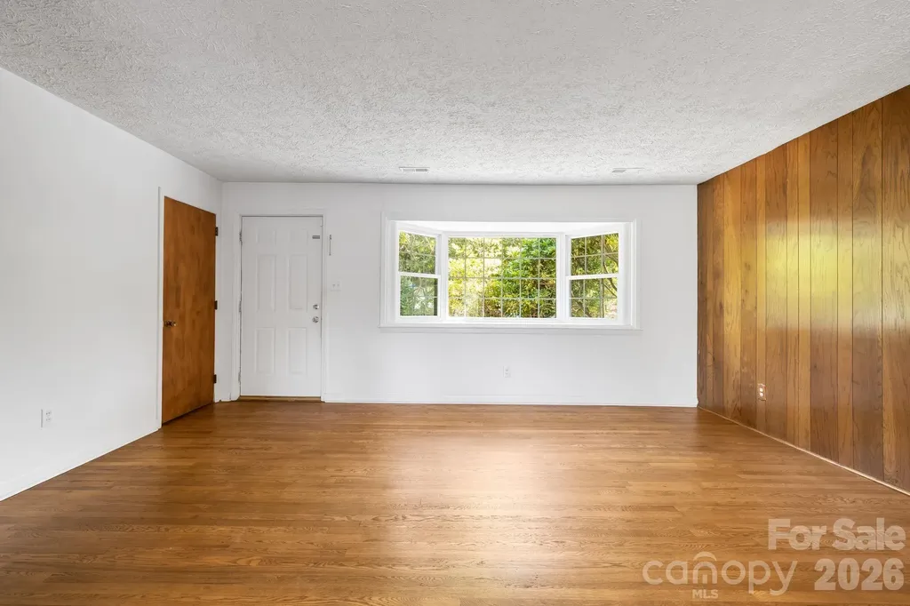 63 Baker Place Asheville NC 28806