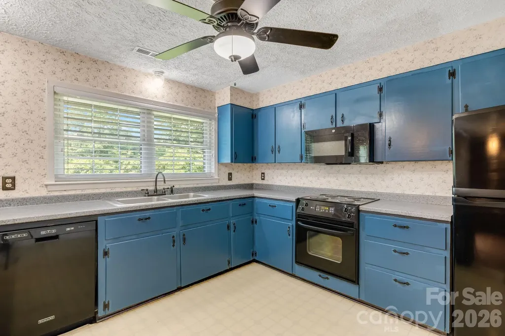 63 Baker Place Asheville NC 28806