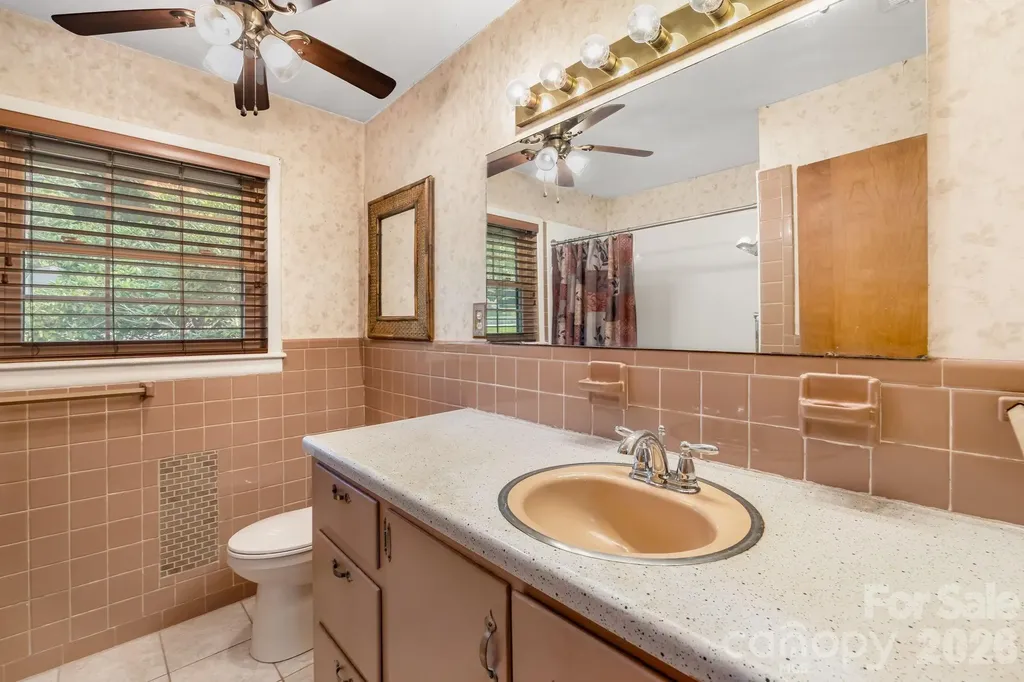 63 Baker Place Asheville NC 28806