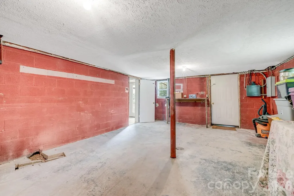 63 Baker Place Asheville NC 28806