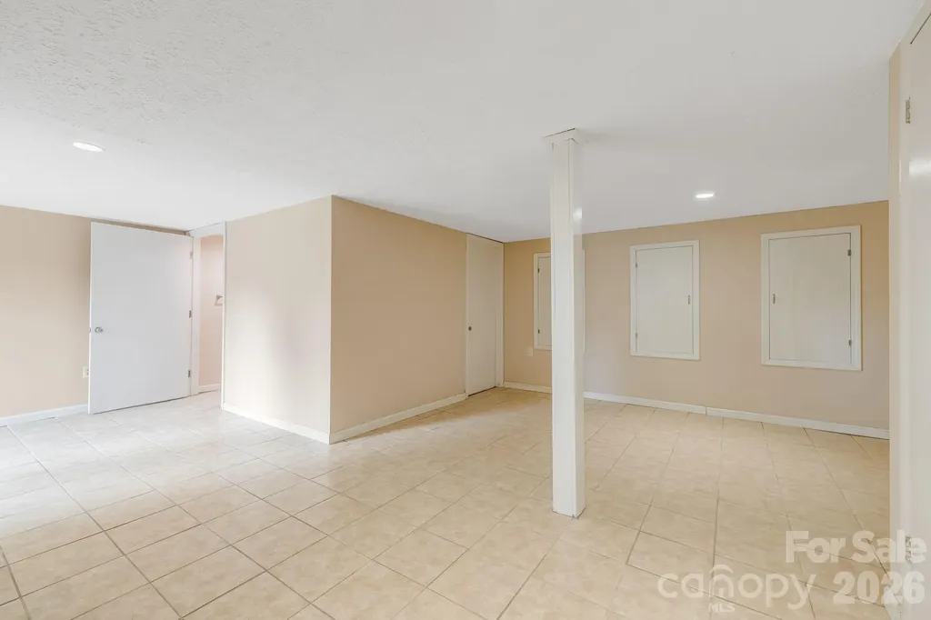 63 Baker Place Asheville NC 28806