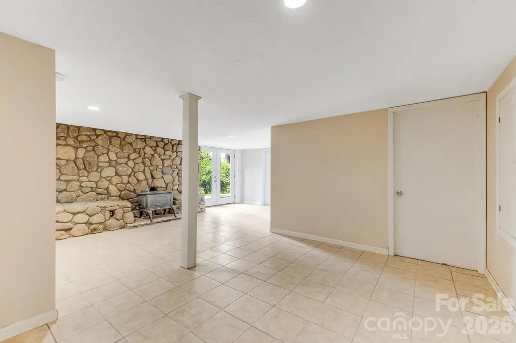 63 Baker Place Asheville NC 28806