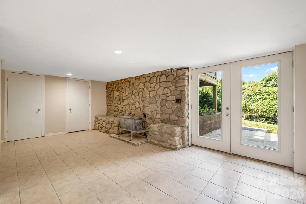63 Baker Place Asheville NC 28806