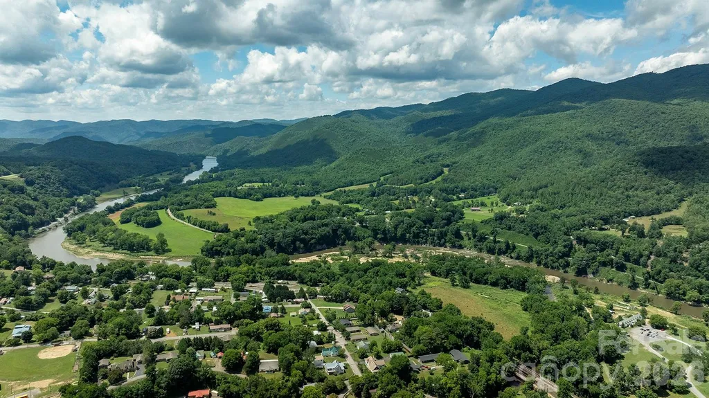 821 River Road Hot Springs NC 28743