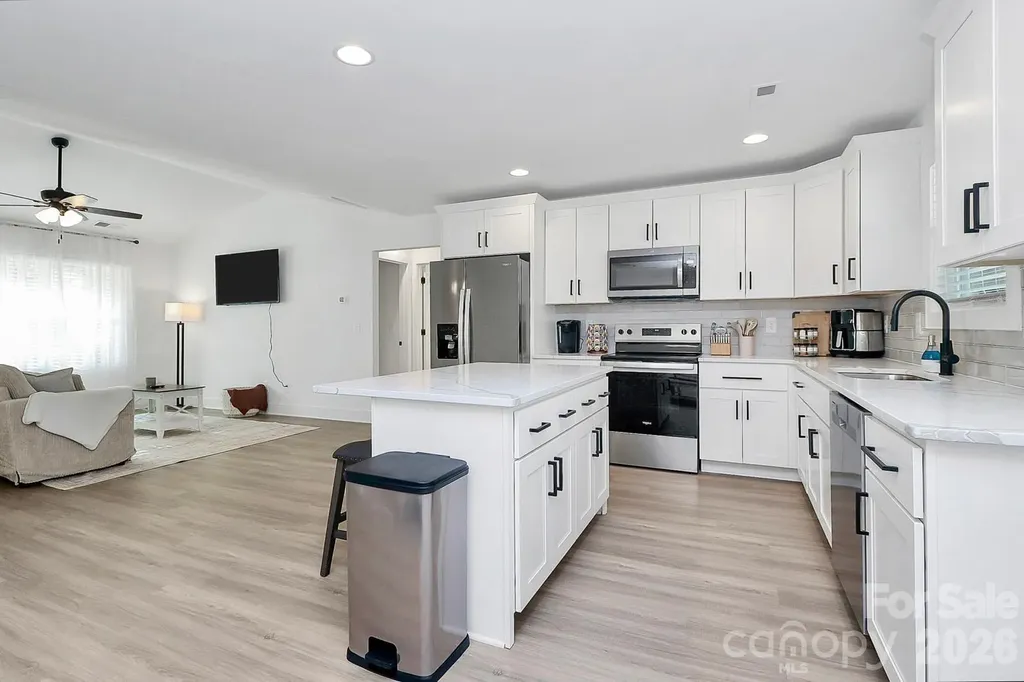 309 Oakdale Avenue Kannapolis NC 28083