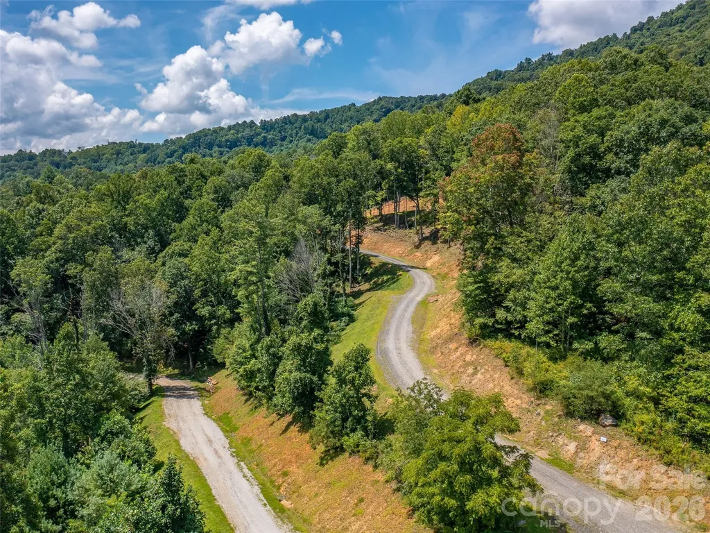 000 Locust Rough Mountain Road Burnsville NC 28714
