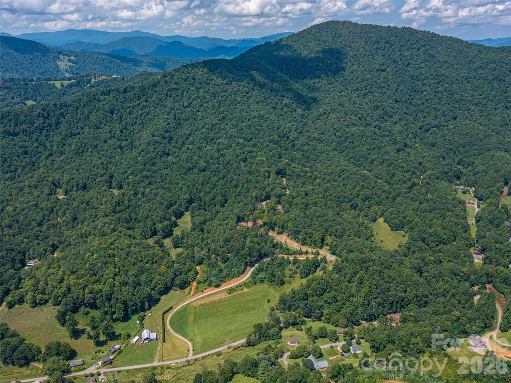 000 Locust Rough Mountain Road Burnsville NC 28714