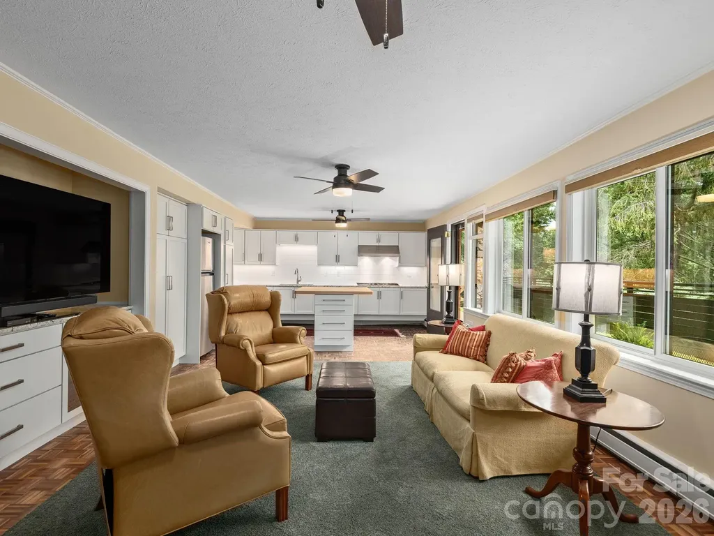 65 Cliff Drive Laurel Park NC 28739