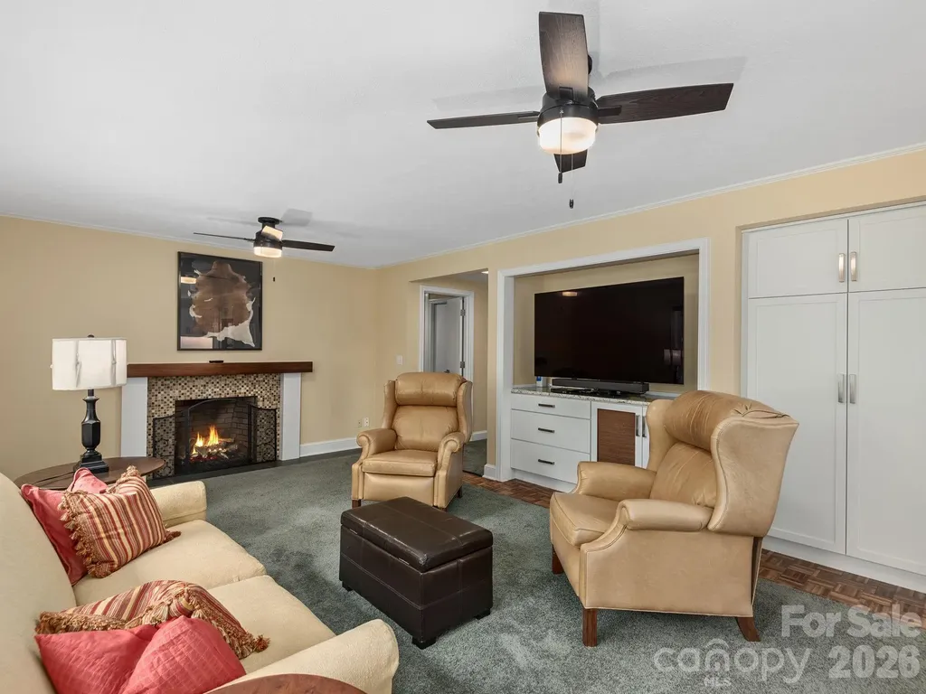 65 Cliff Drive Laurel Park NC 28739