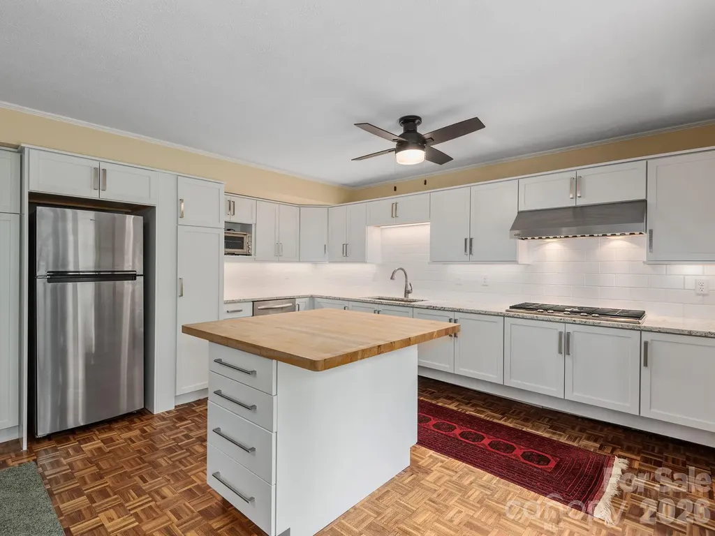 65 Cliff Drive Laurel Park NC 28739