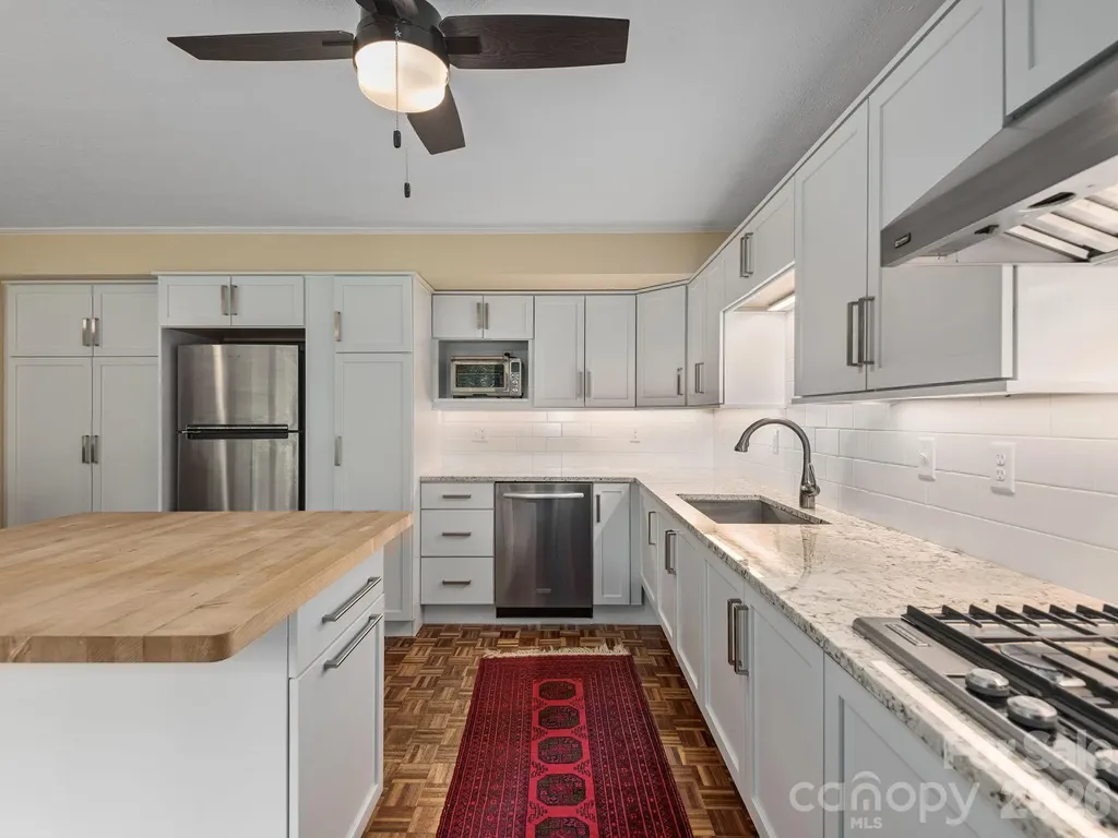 65 Cliff Drive Laurel Park NC 28739
