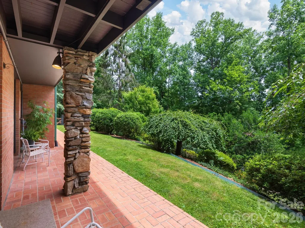 65 Cliff Drive Laurel Park NC 28739