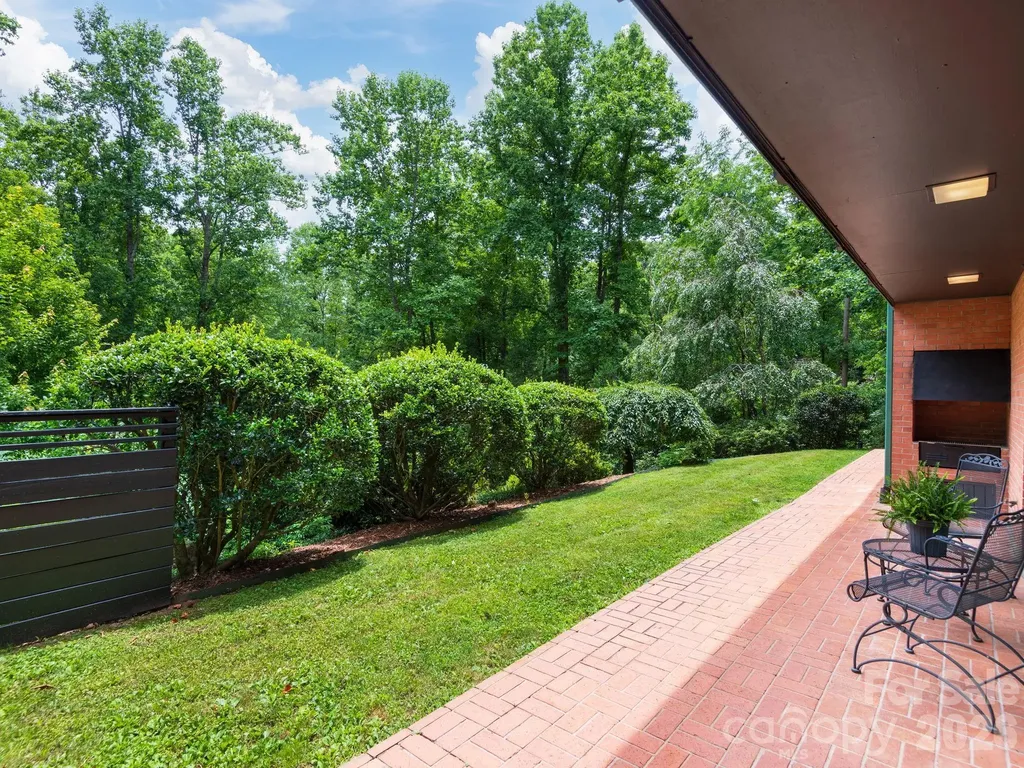 65 Cliff Drive Laurel Park NC 28739